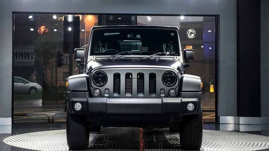  Jeep Wrangler Sahara CTC by Project Kahn 2015 года  (фото 2 из 6)